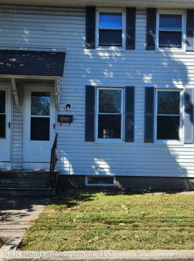 Main picture of 458 Main St