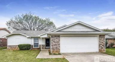 Main picture of 1816 Hunting Green Dr