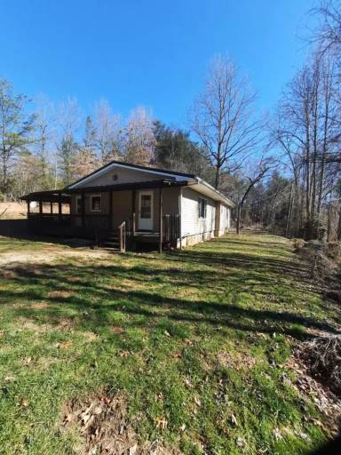 Main picture of 421 Berry Mountain Rd