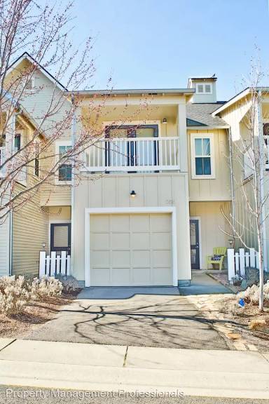 Main picture of 515 G St Apartments