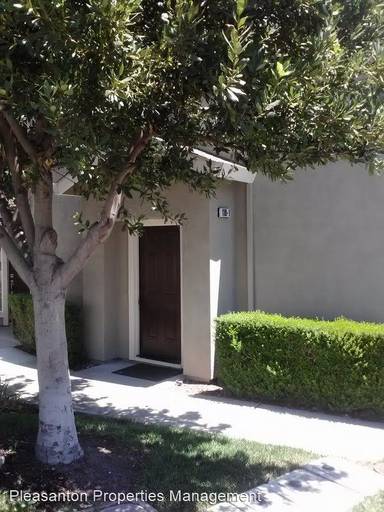 Main picture of 110 Wildrose Cmn