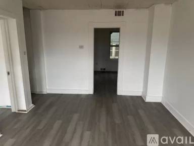 Main picture of 10 Wood St