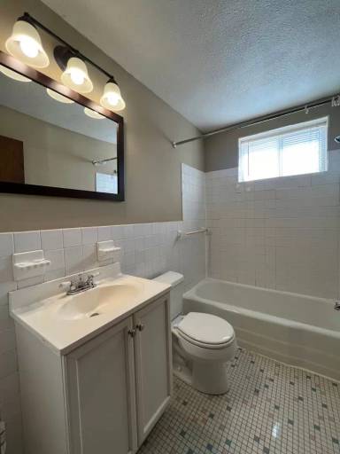 Main picture of 543 40th Ave NE