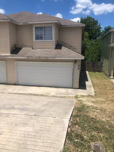 Main picture of 1001-1003 Sagewood Trl