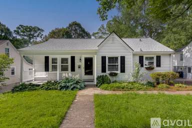Main picture of 2432 Westfield Ave