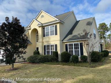Main picture of 123 Pinecrest Cir