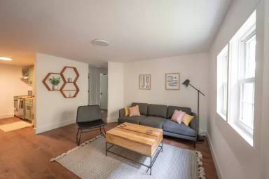 Main picture of 1063 Kirkwood Ave SE