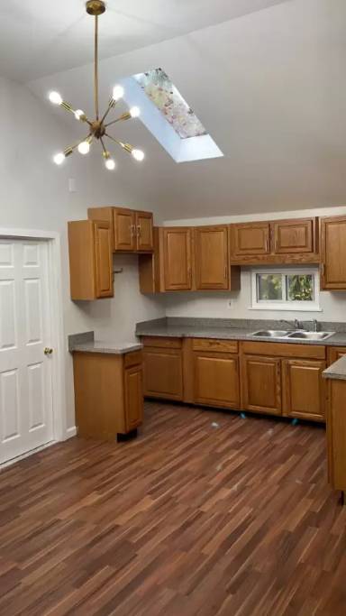 Main picture of 28 Phlox St