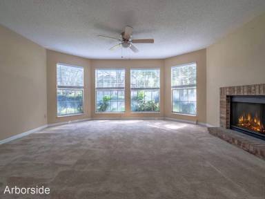 Main picture of 955 Forest Ridge Ct