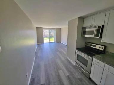 Main picture of 99 E Broadway