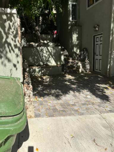 Main picture of 469 W Avenue 37