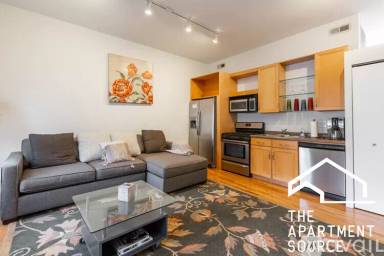 Main picture of 1325 N Wells Apartments