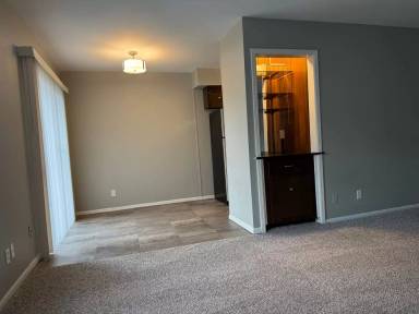 Main picture of 4720 E 68th St