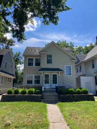 Main picture of 149 University Blvd