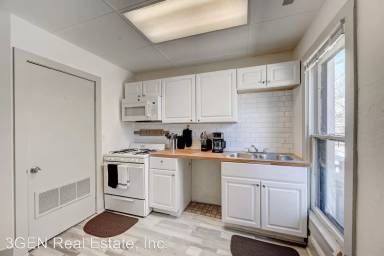 Main picture of 10 E Fountain Blvd