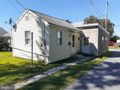 Main picture of 25 Chestnut St