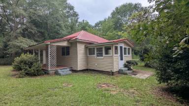 Main picture of 113 Tall Oak Rd