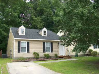 Main picture of 705 Varsity Dr