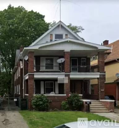 Main picture of 8103 Whitethorn Ave