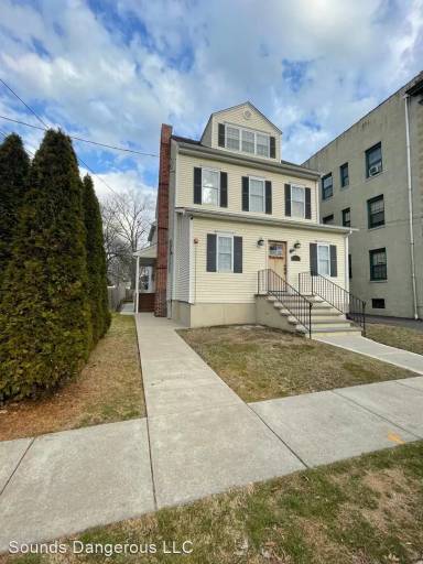 Main picture of 117 Chestnut St