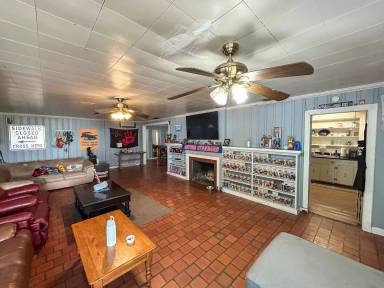Main picture of 2115 NW 3rd Pl