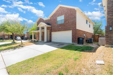 Main picture of 4940 Thorn Hollow Dr