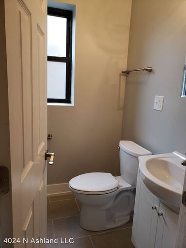 Main picture of 4024 N Ashland