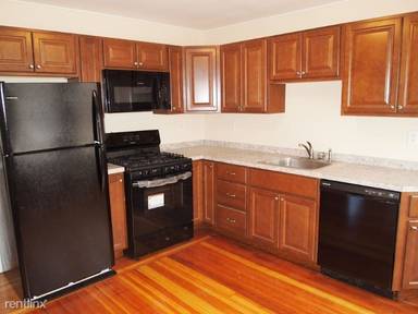 Main picture of 666 Providence St
