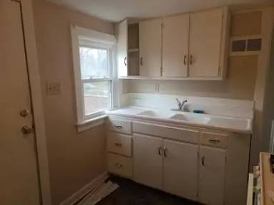 Main picture of 742 S Poplar Ave