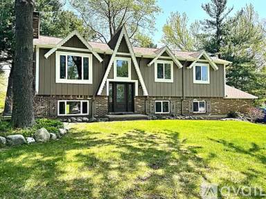 Main picture of 2568 Sun Terrace Dr