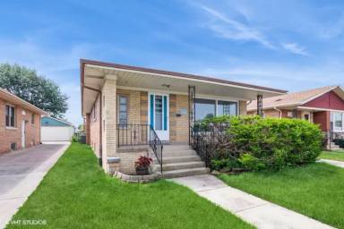 Main picture of 3199 W 100th Pl