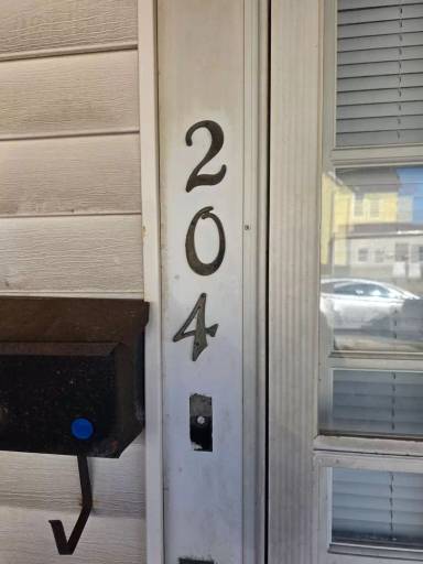 Main picture of 204 N Fort Wayne Ave