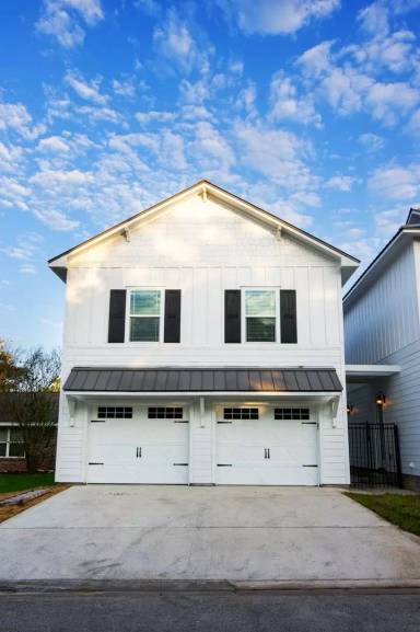 Main picture of 701 Hereford St