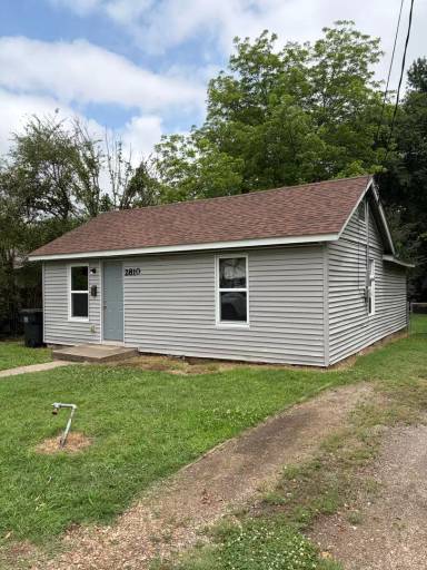 Main picture of 2810 N Albert Pike Ave