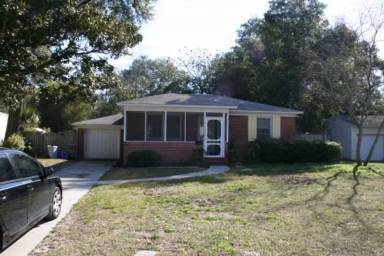 Main picture of 5535 Lakewood Cir E
