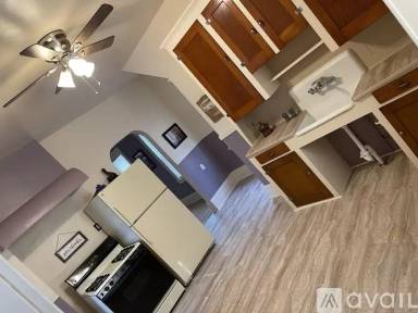Main picture of 2116 W 53rd St
