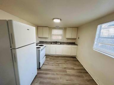 Main picture of 214 E Huff Ave