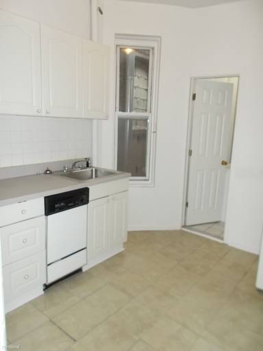 Main picture of 732 Washington Ave