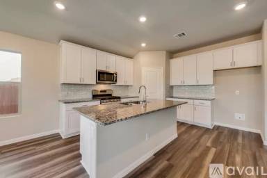 Main picture of 2124 Sun Star Dr
