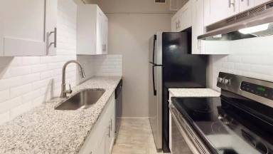 Main picture of 916 S Rome