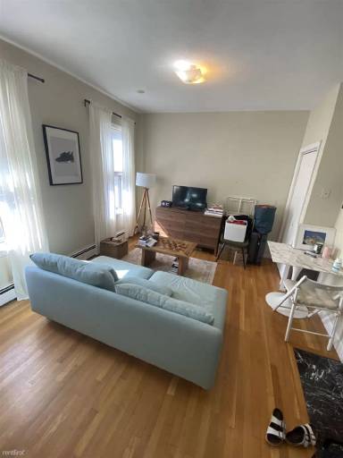 Main picture of 20 Concord Sq