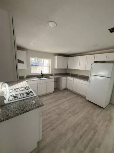Main picture of 241 Carnes Rd