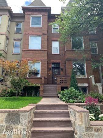 Main picture of 2233 1st St NW