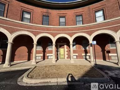Main picture of 632 E 112th St