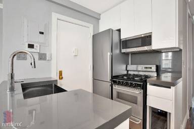 Main picture of 529 E 6th St
