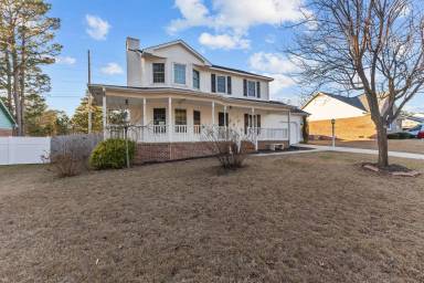 Main picture of 6824 Saint Julian Way