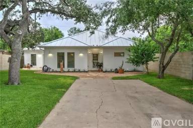Main picture of 819 Louisiana Ave