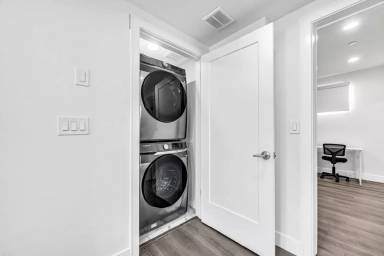 Main picture of 1269 W 36th St