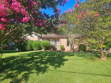 Main picture of 3294 Connie Way