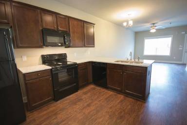 Main picture of Red Oak Village Condo